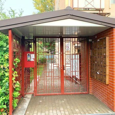 Emma Accommodation - Clean And Comfortable Apartment Яссы Экстерьер фото