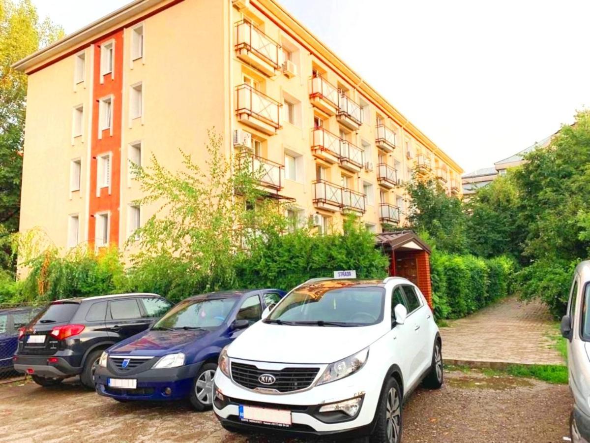 Emma Accommodation - Clean And Comfortable Apartment Яссы Экстерьер фото