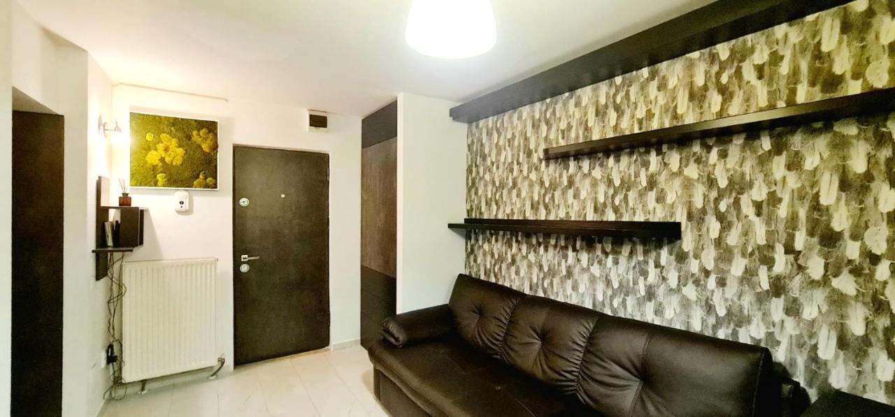 Emma Accommodation - Clean And Comfortable Apartment Яссы Экстерьер фото
